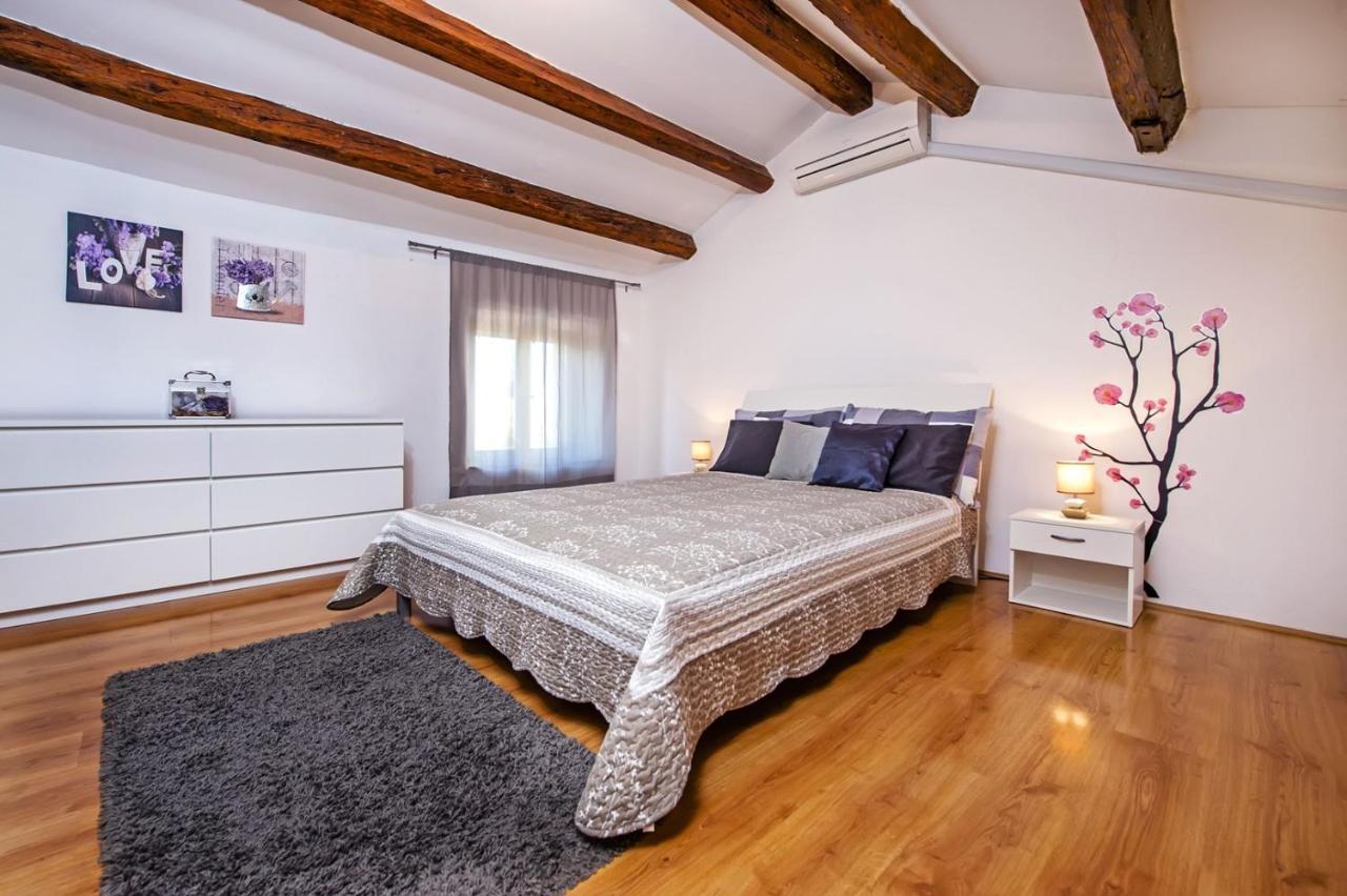 Holiday Apartment Daria 20 Rovinj Exterior photo